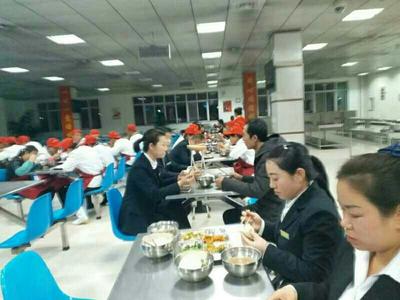 企業(yè)壯大不忘本 以幫帶扶展雄風(fēng)——為餐飲企業(yè)提供專業(yè)管理服務(wù)的實(shí)踐探索